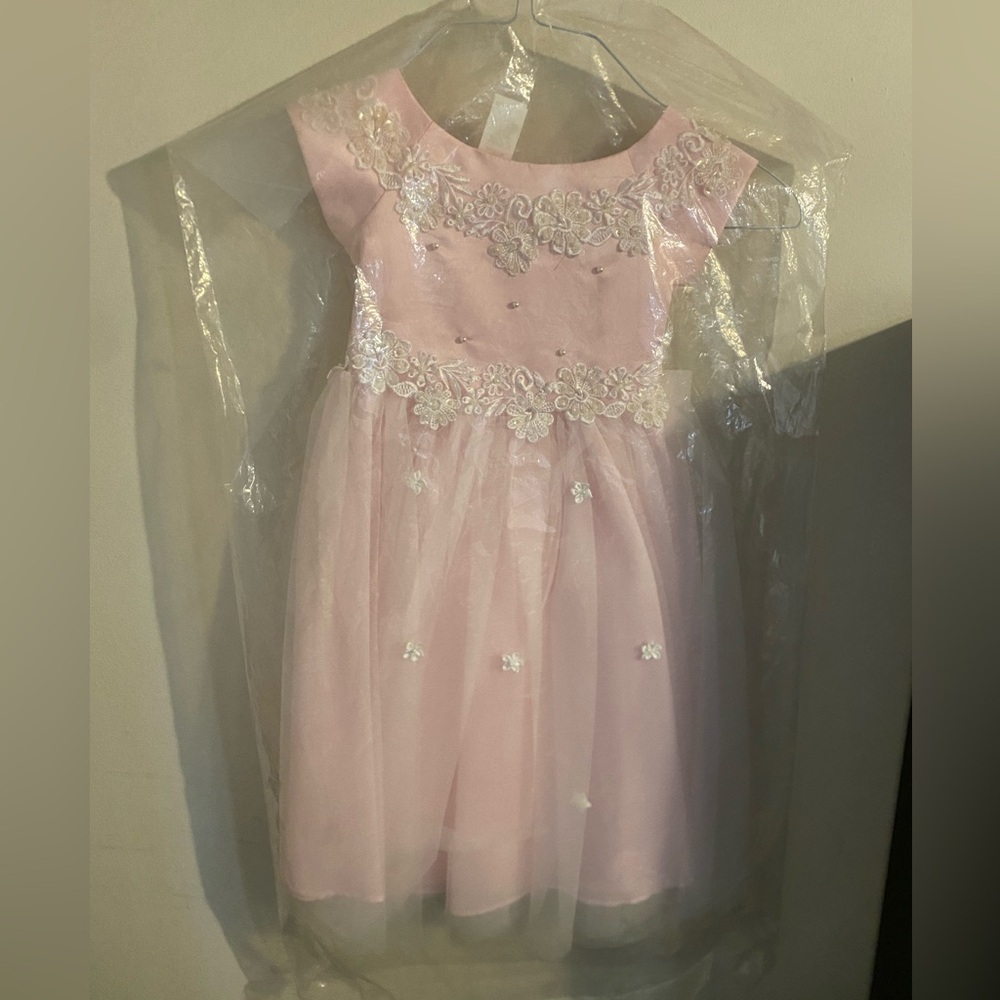 Beautiful dress pink with details size 4